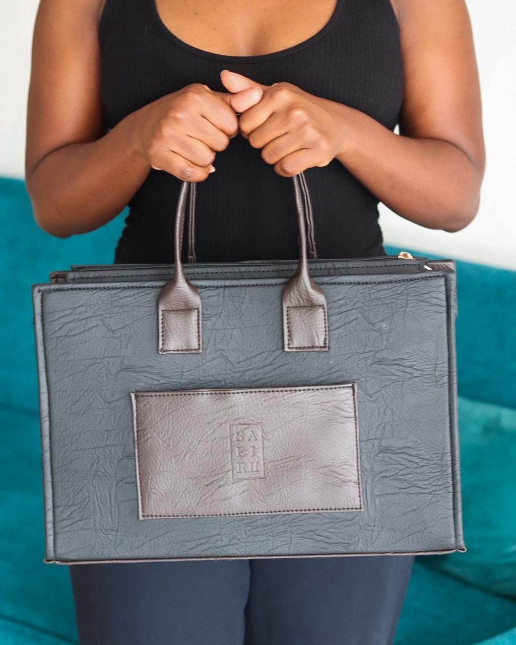 Nia Tote