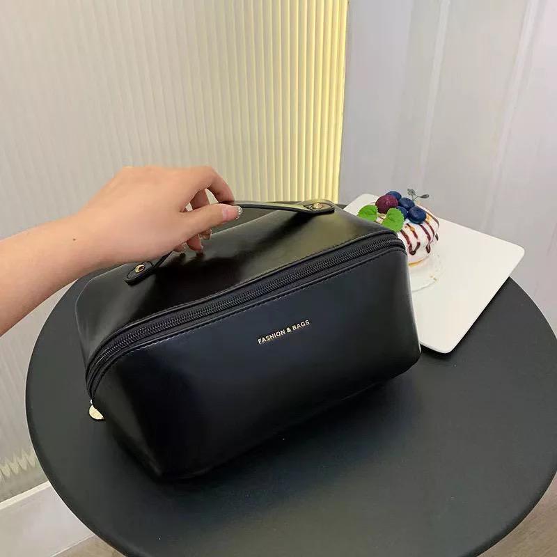 Large Capacity Make-up Bag