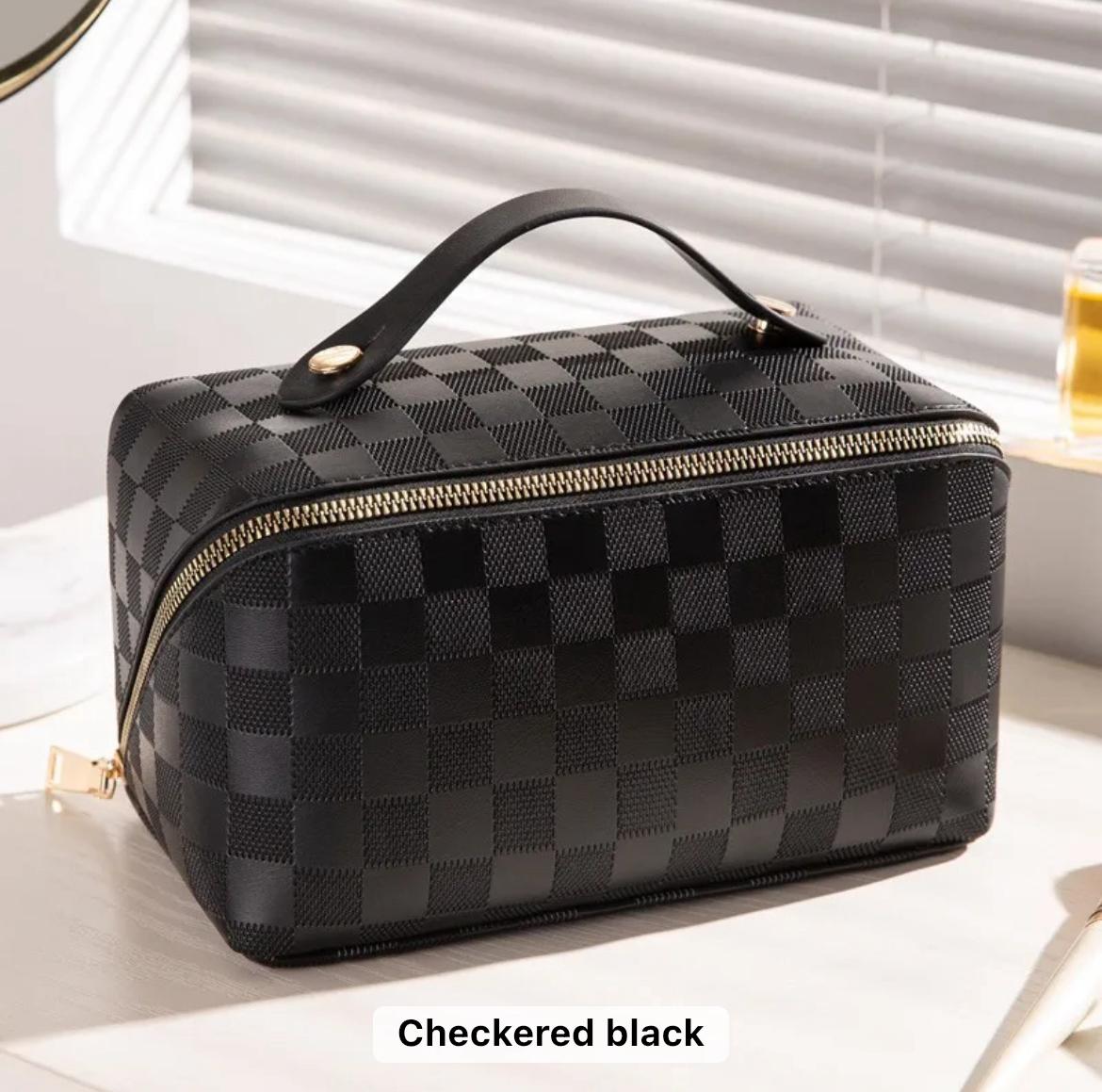 Checkered Large Capacity Make-up Bag