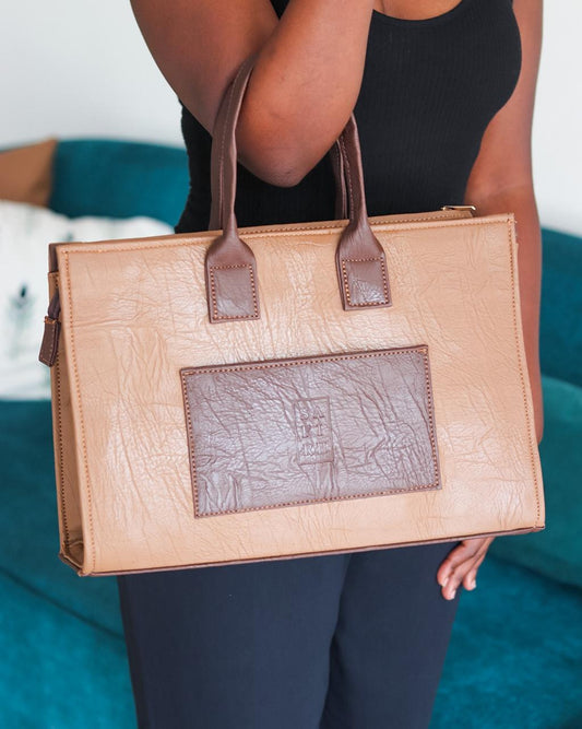 Nia Tote
