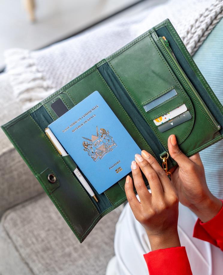 Safirii Leather Travel Wallet