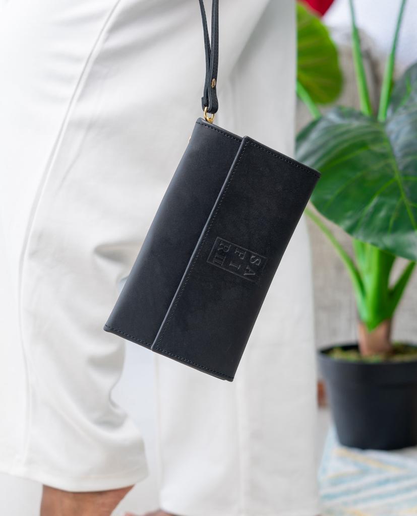 Safirii Leather Travel Wallet